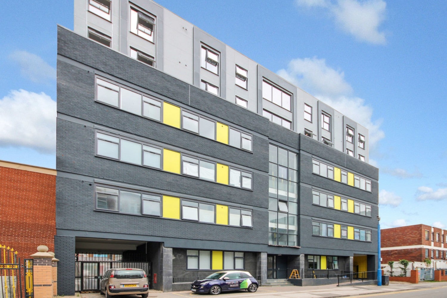 Flat St Michael's Court in Sandwell