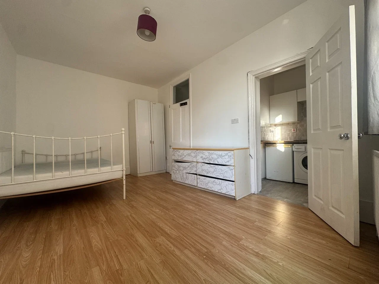 Flat Leagrave Road in Luton