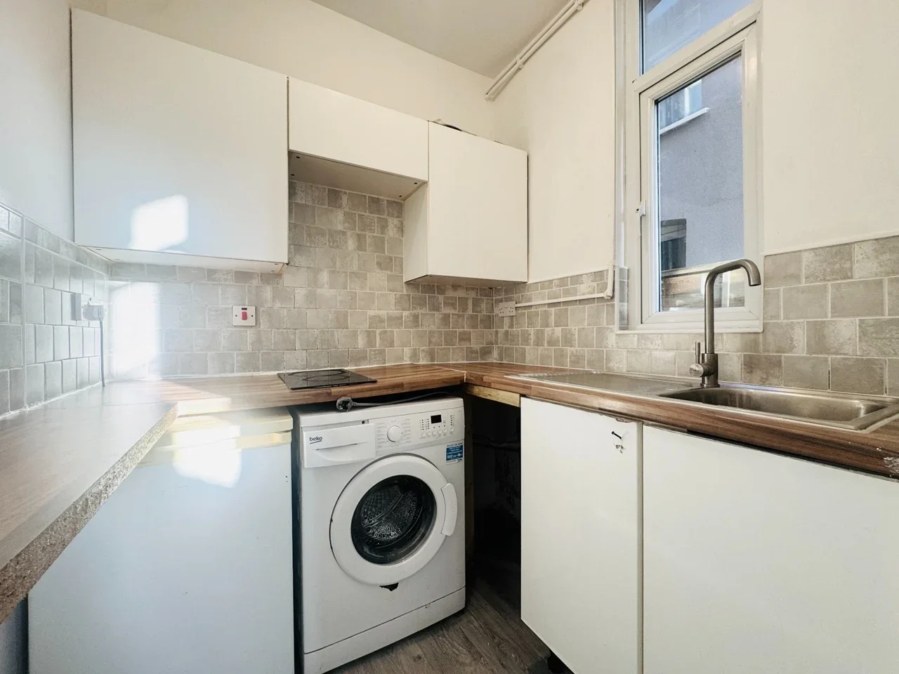 Flat Leagrave Road in Luton