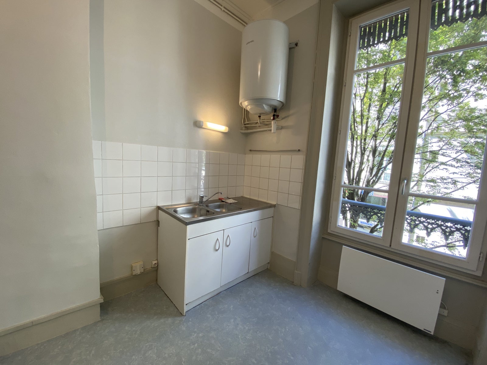 Flat Quai Claude Bernard in Lyon