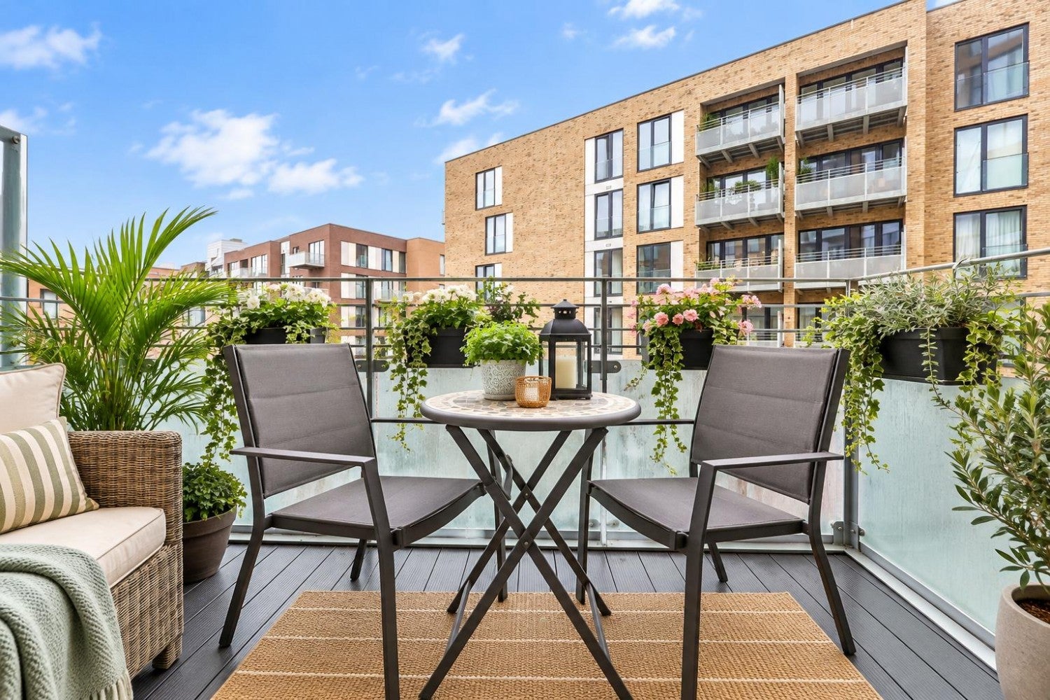 Flat Haggerston Road in Greater London