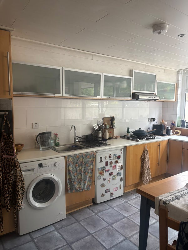 Room St John's Way in Greater London
