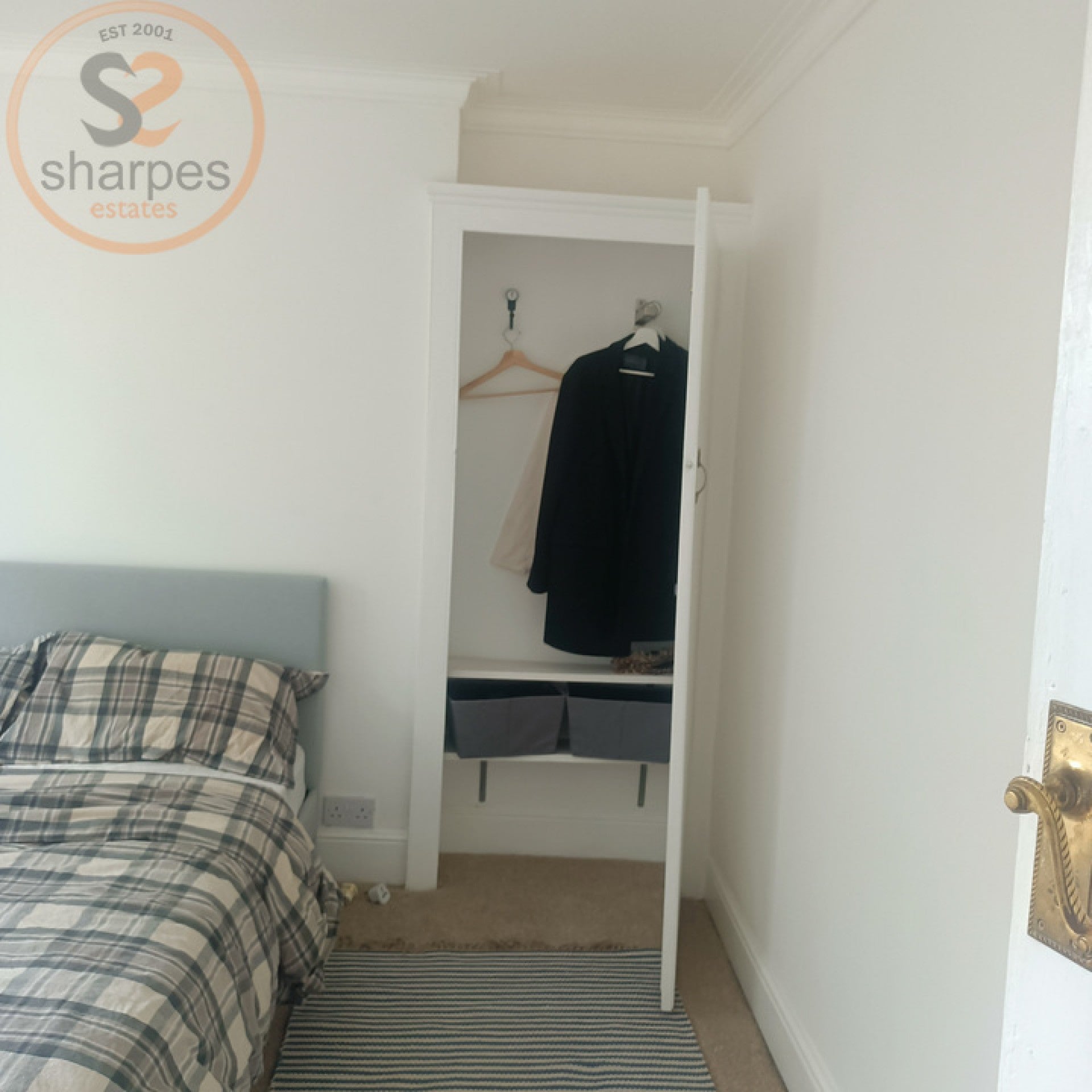 Room Kingston Road in Greater London