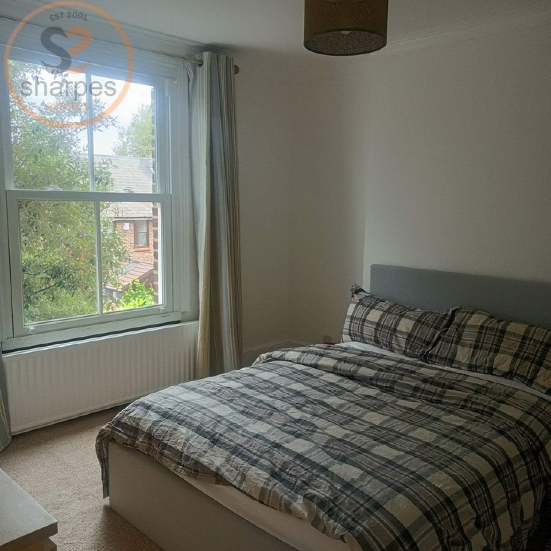 Room Kingston Road in Greater London