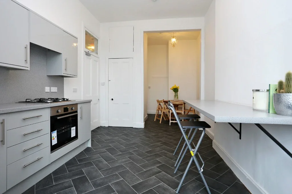 Flat Strathearn Road in City of Edinburgh