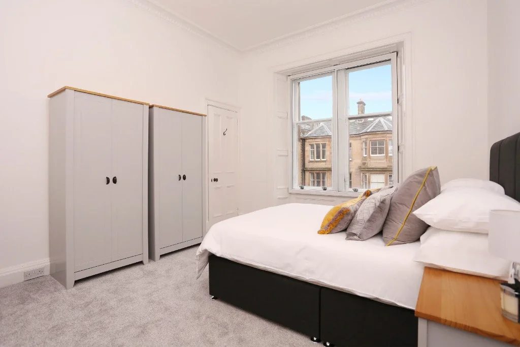 Flat Strathearn Road in City of Edinburgh