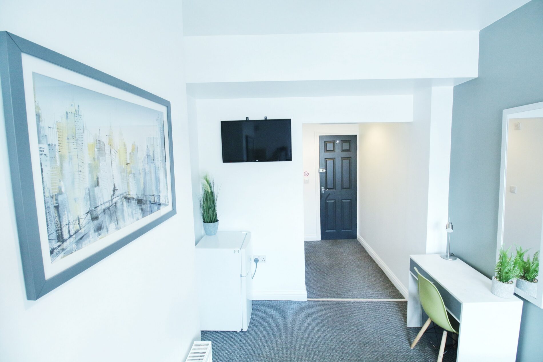 Room Monks Road in Lincoln