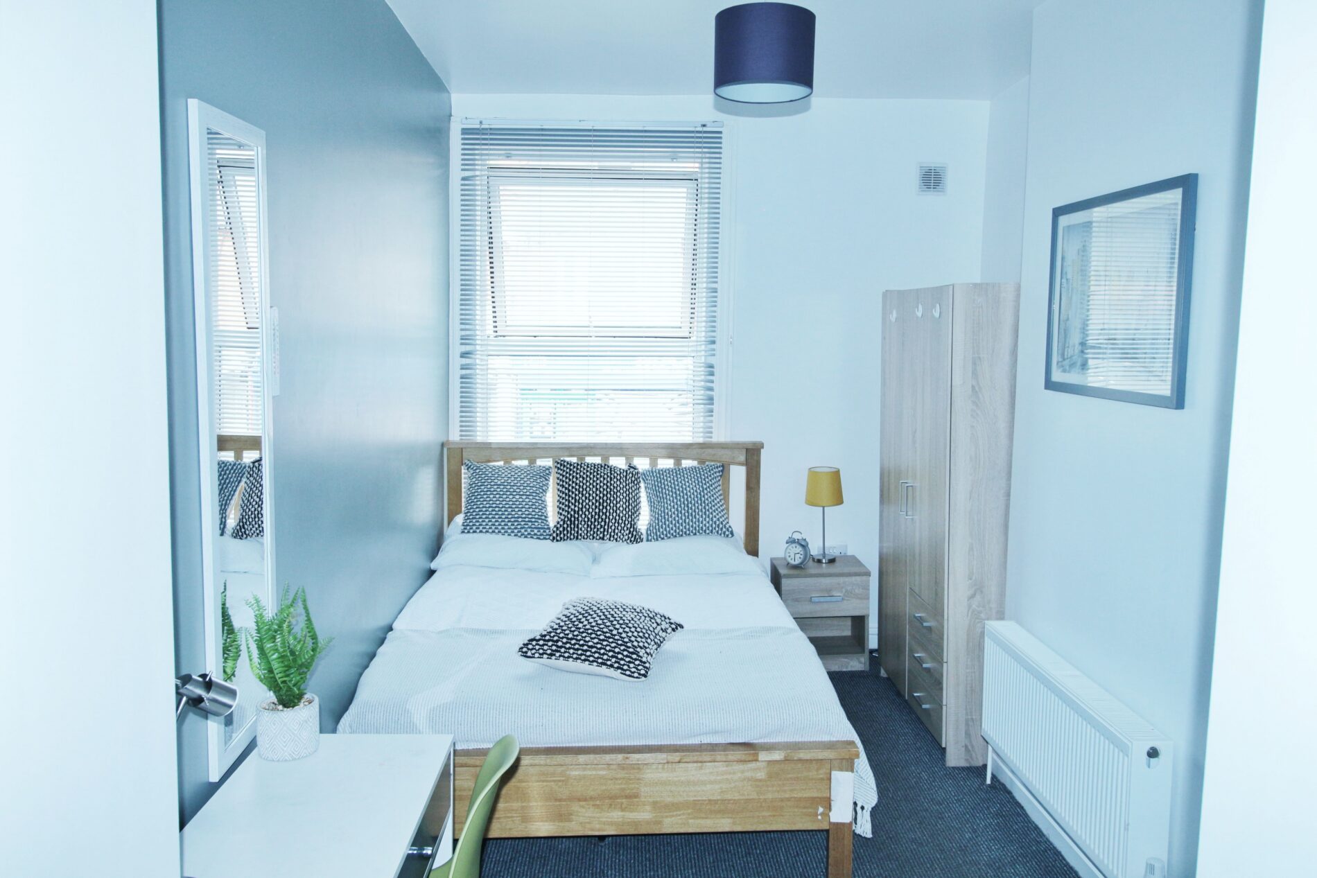 Room Monks Road in Lincoln