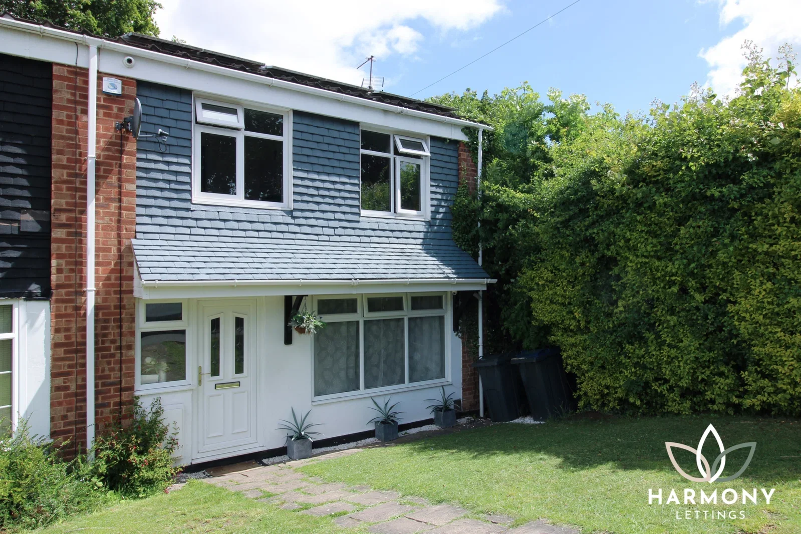 House Highcrest Close in Birmingham