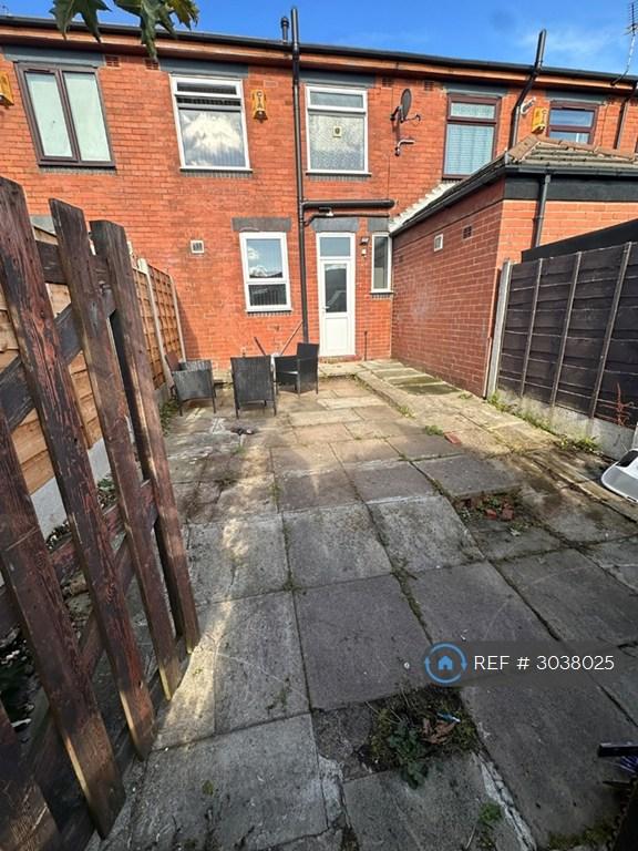 House Abbey Crescent in Heywood