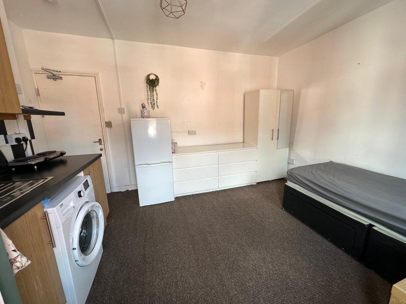 Room Wesley Street in Wakefield