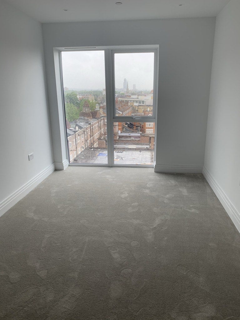 Flat New Broadway in Greater London