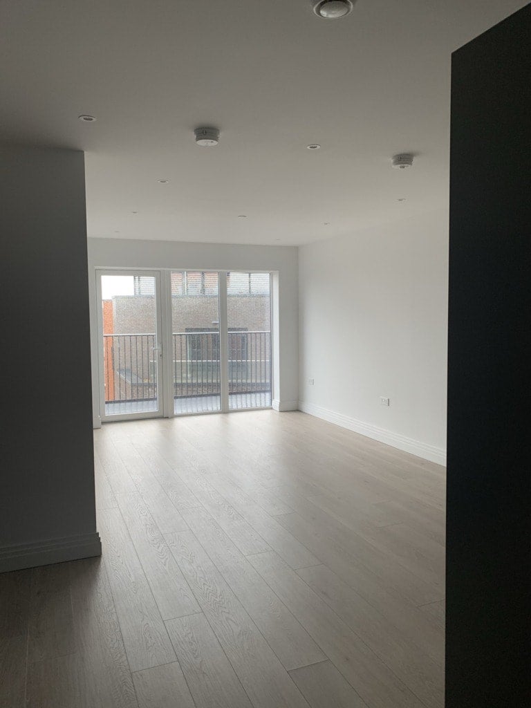 Flat New Broadway in Greater London