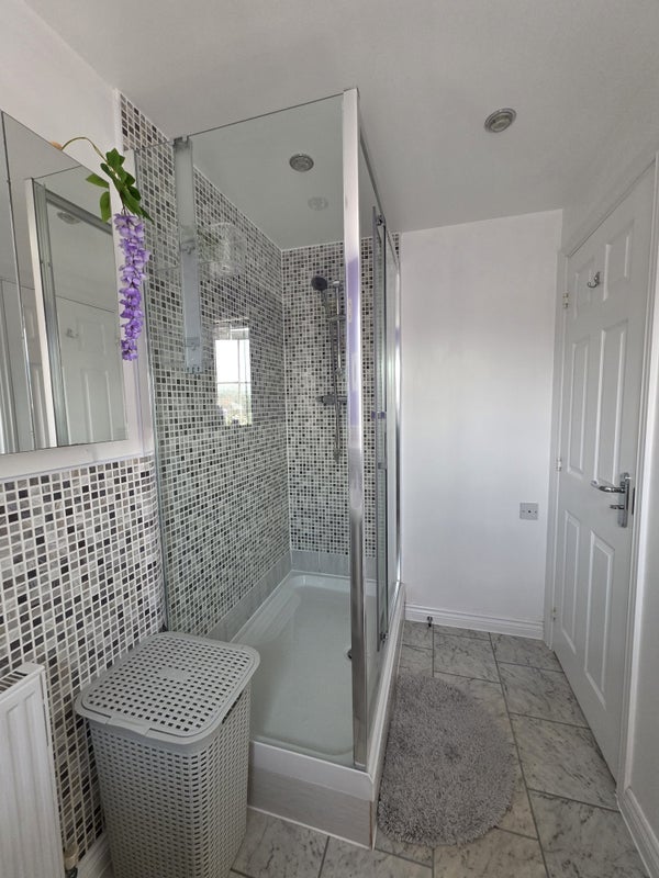 Room Carnation Way in Nuneaton and Bedworth