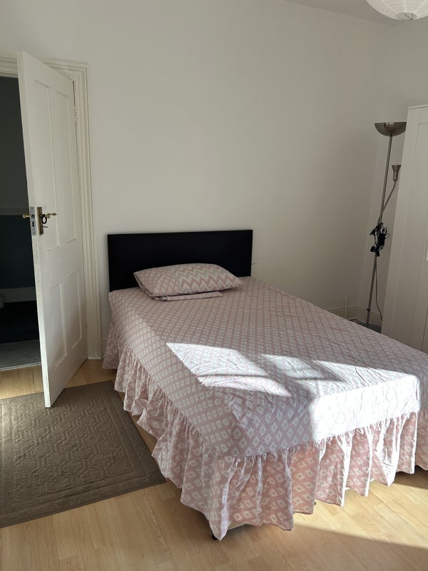 Room Beecroft Road in Greater London