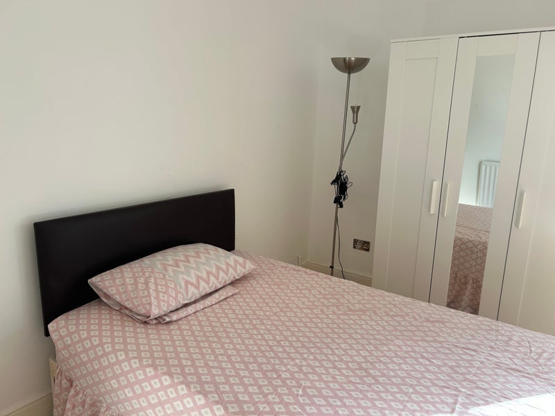 Room Beecroft Road in Greater London