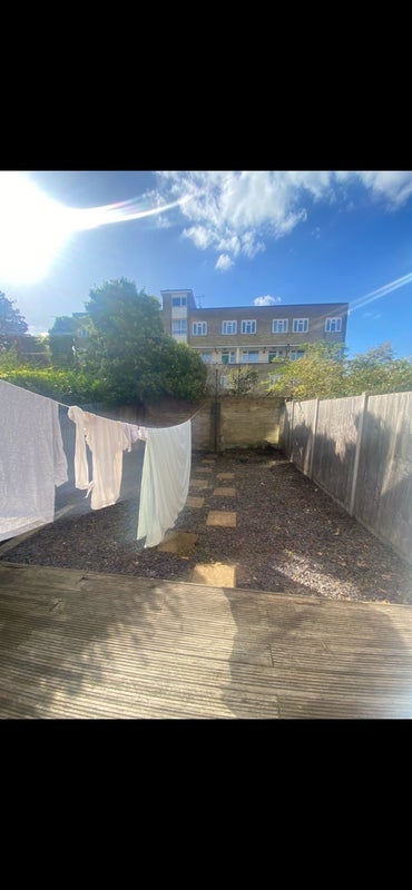 Room Papworth Gardens in Greater London