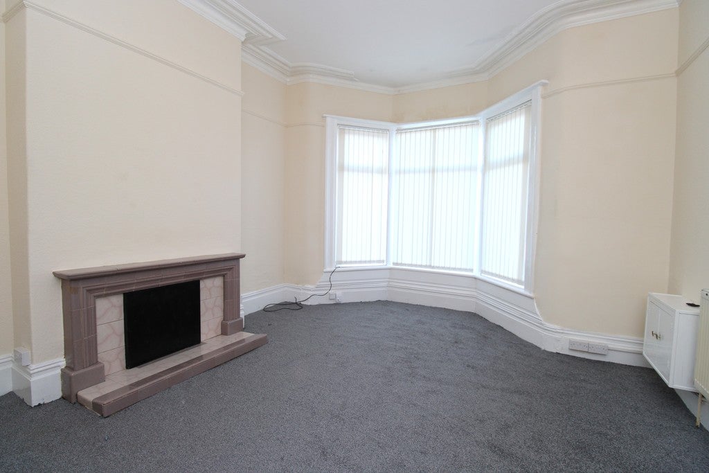 Flat Knowle Avenue in Blackpool