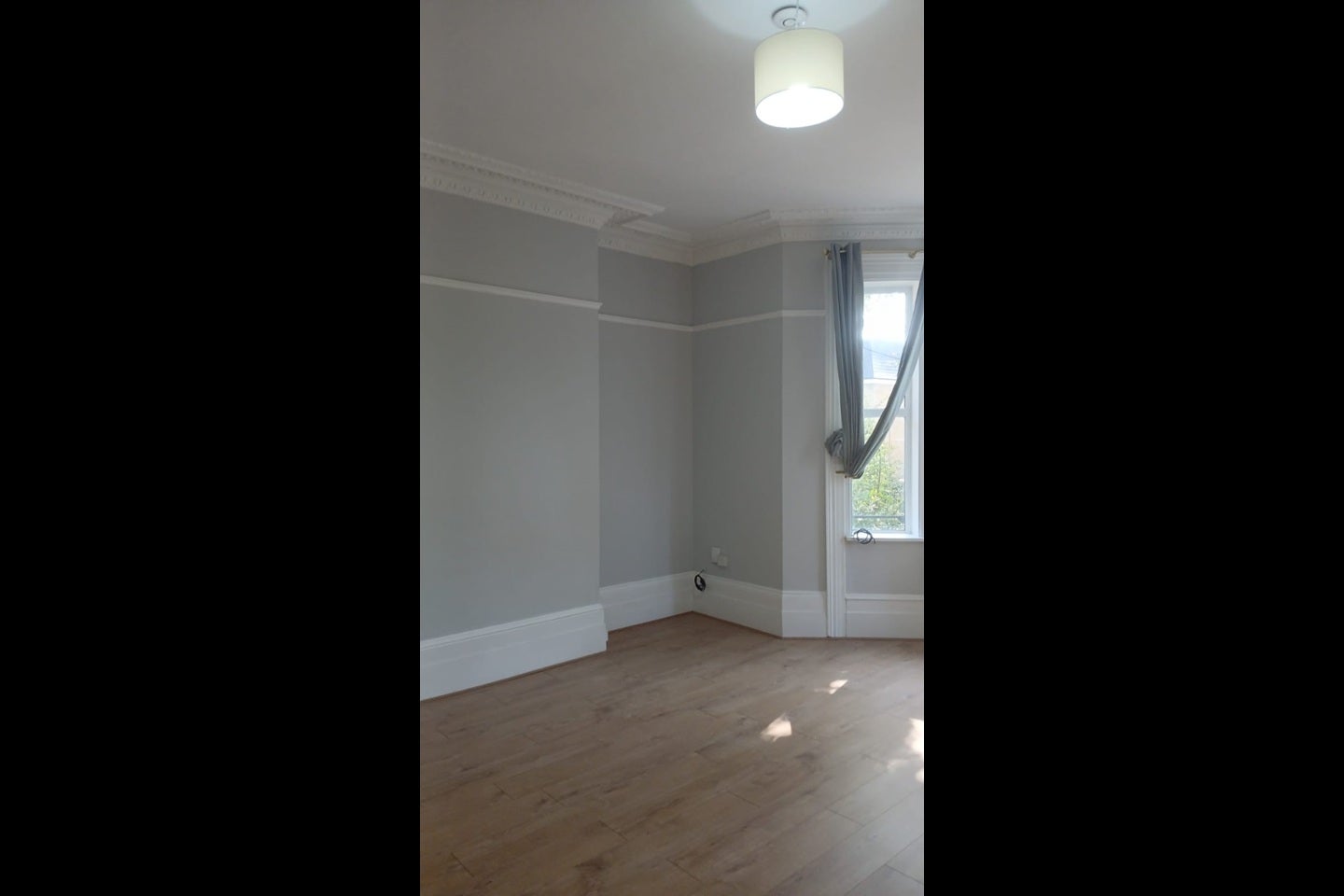 Flat Warham Road in Greater London