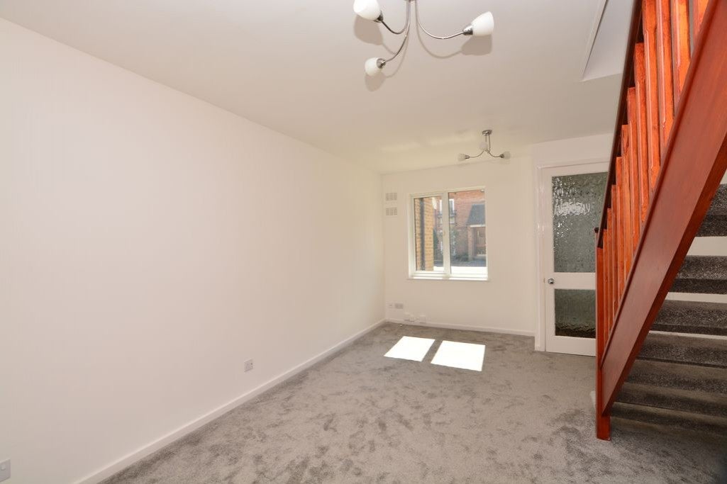 House Frogmore Close in Slough