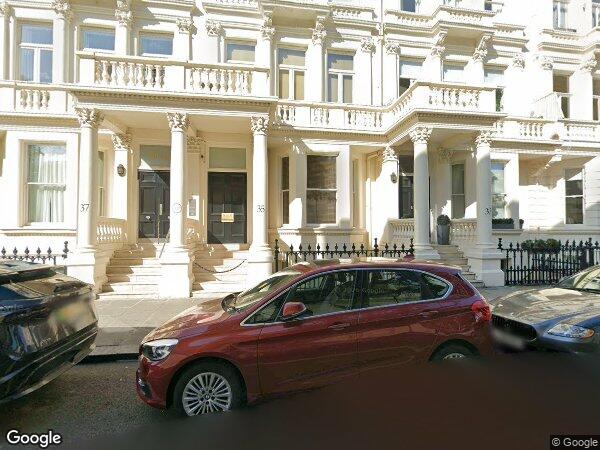 Flat Earl's Court Square in Greater London