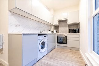 Room Holloway Road in Greater London