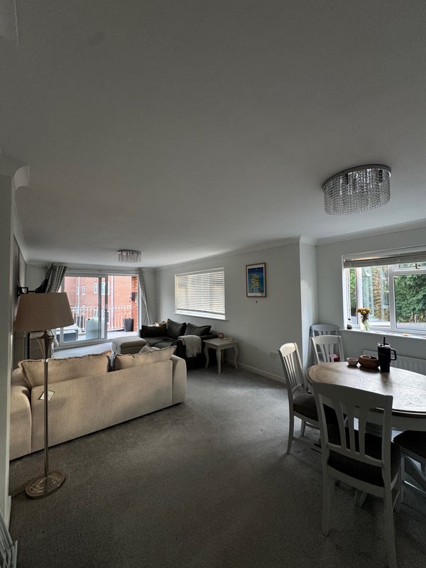 Room Overbury Road in Poole