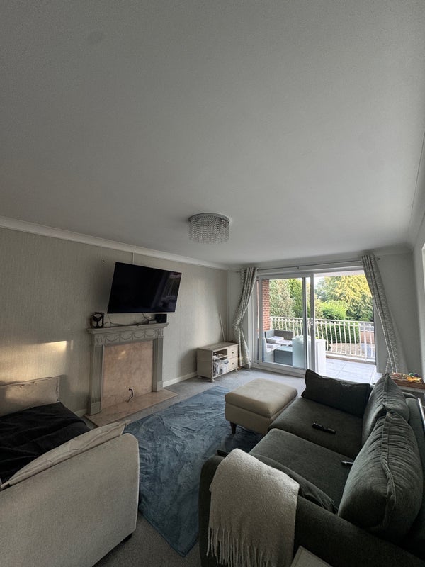 Room Overbury Road in Poole