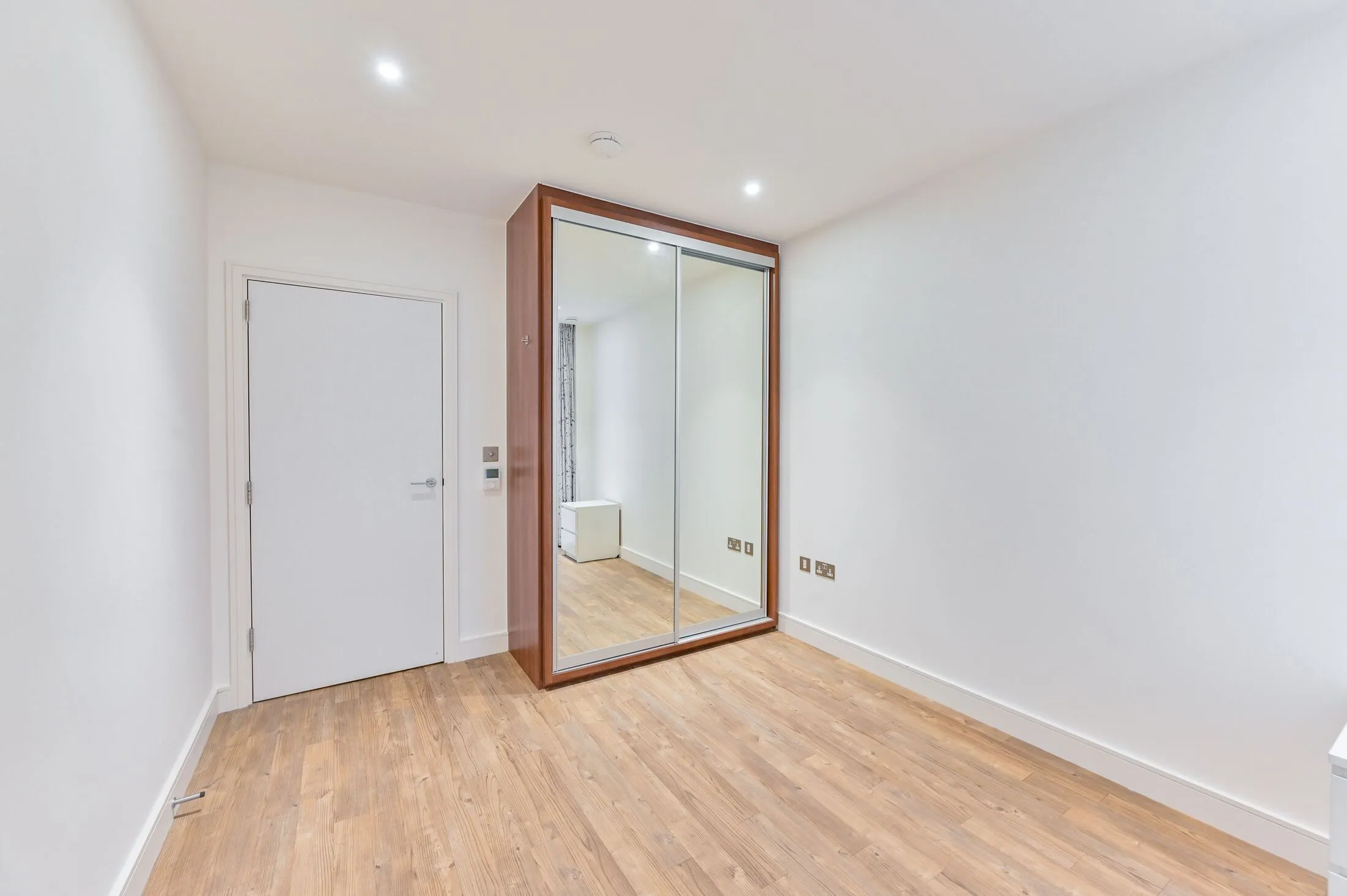 Flat Wandsworth Road in Greater London