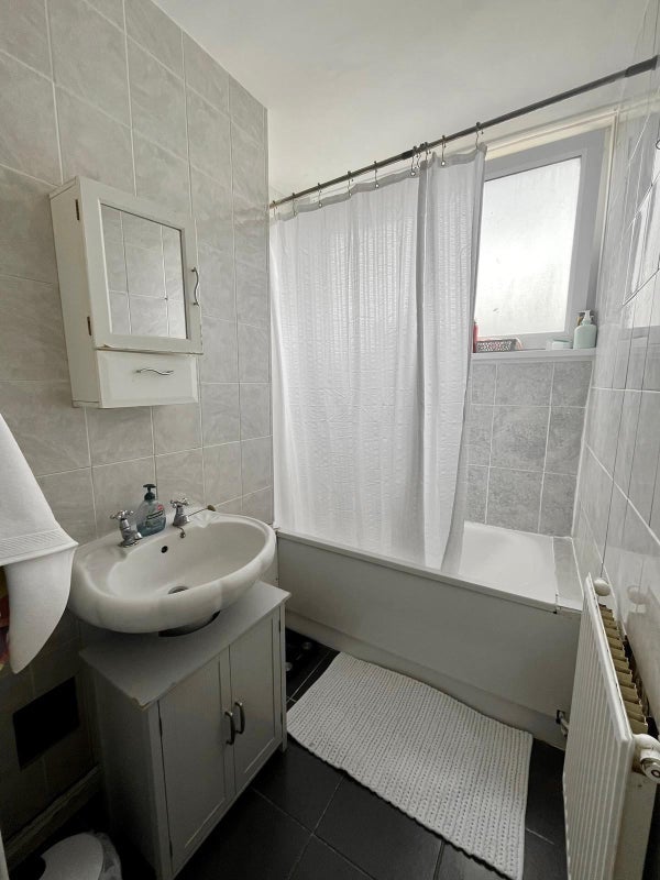 Room Pitfield Street in Greater London