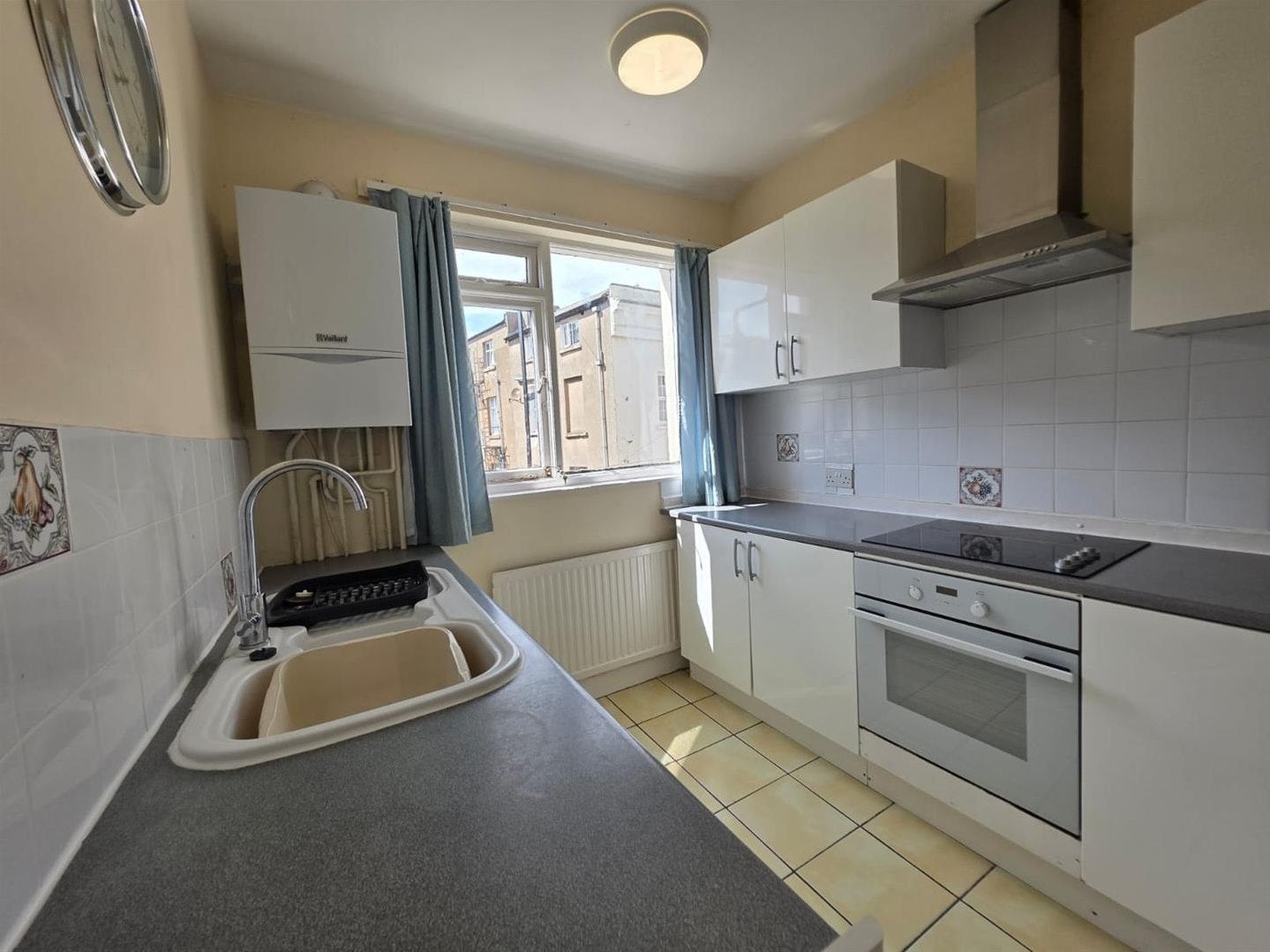 Flat Esplanade in Scarborough