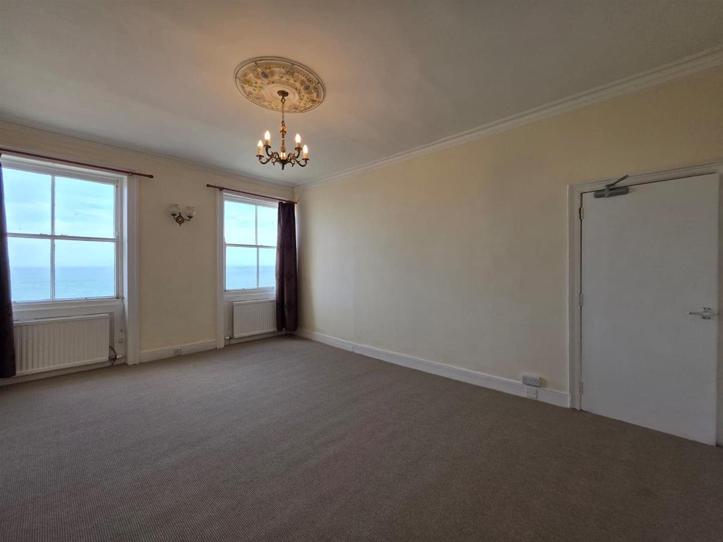 Flat Esplanade in Scarborough