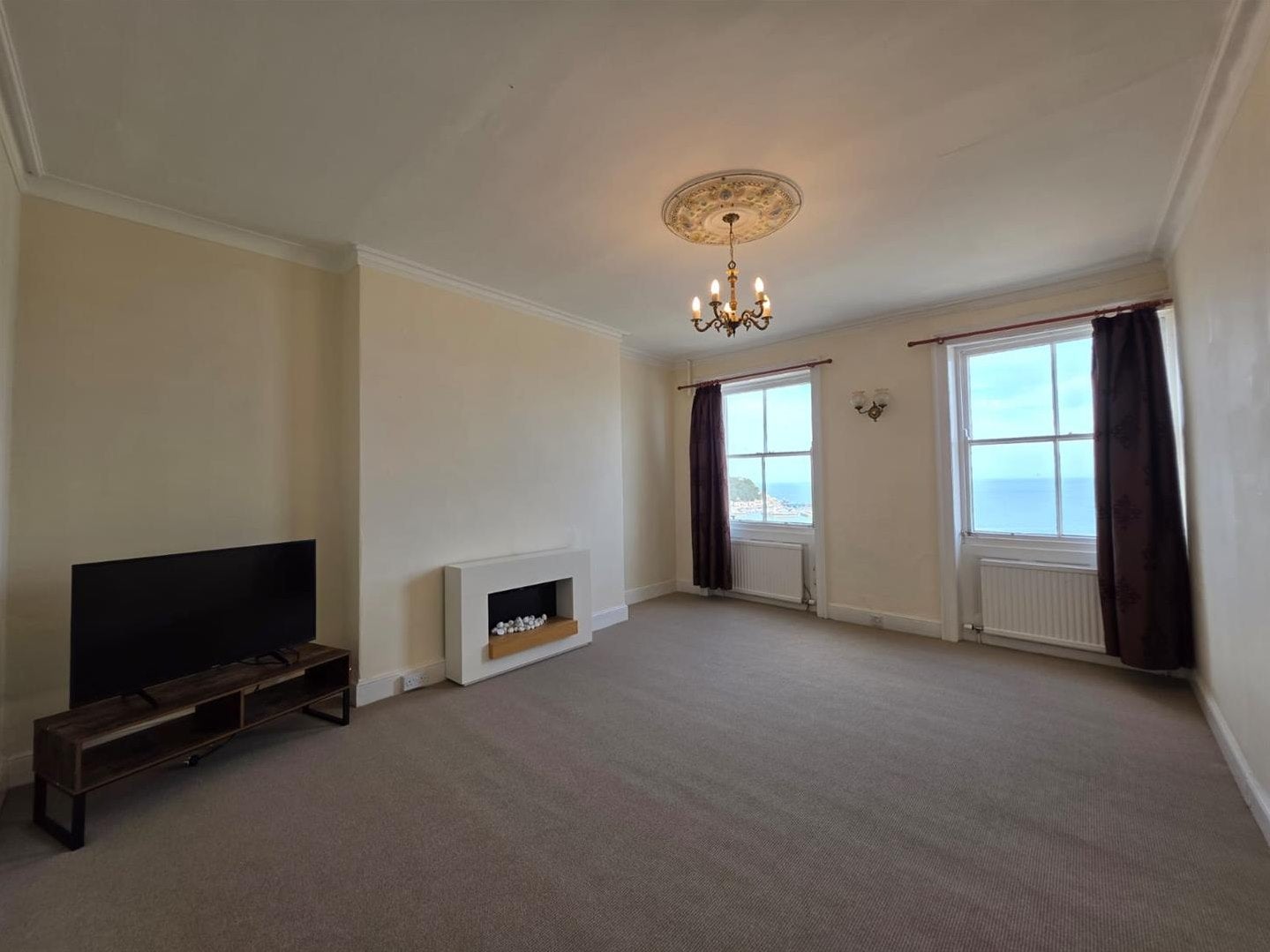 Flat Esplanade in Scarborough