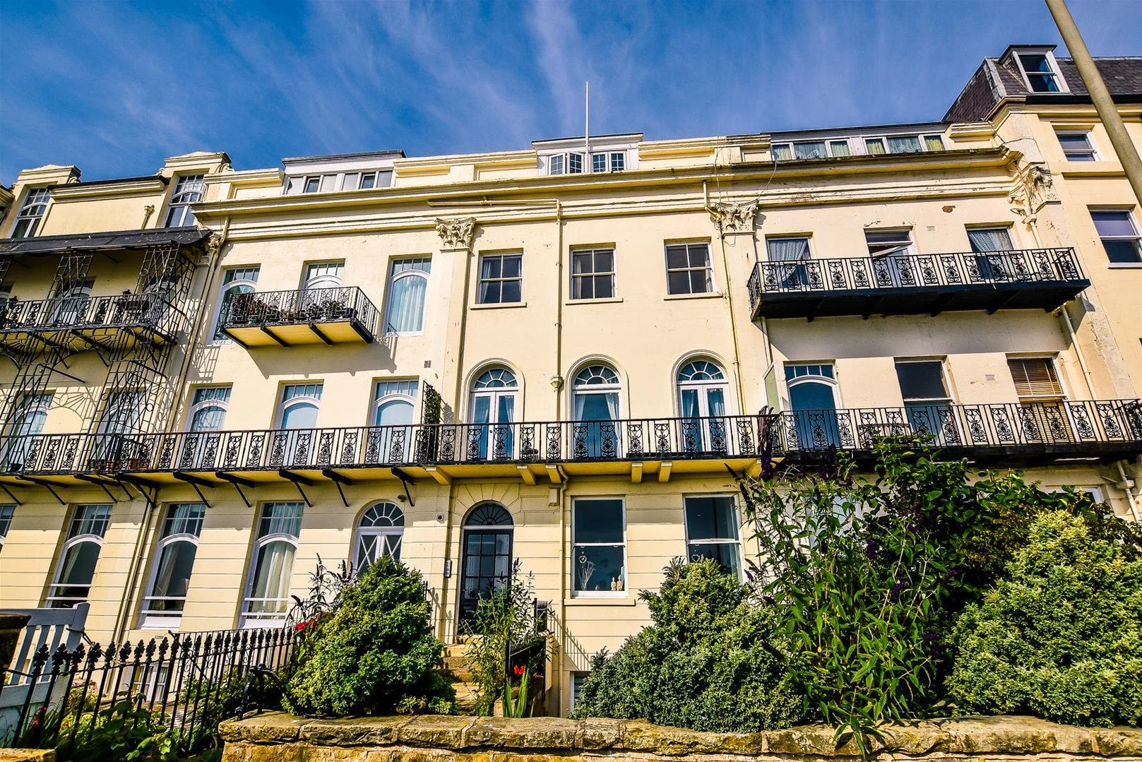 Flat Esplanade in Scarborough