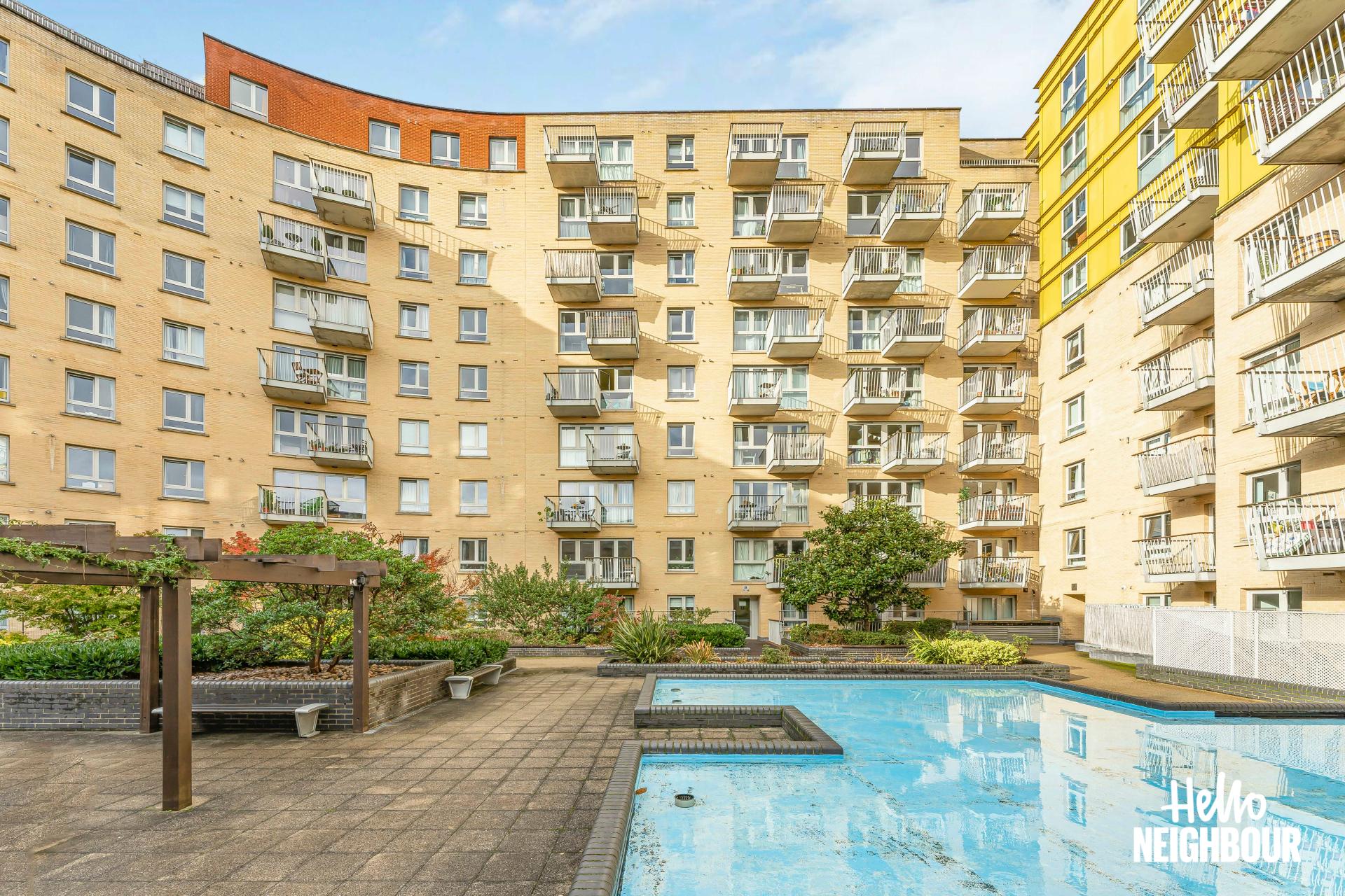 Flat Eden Grove in Greater London