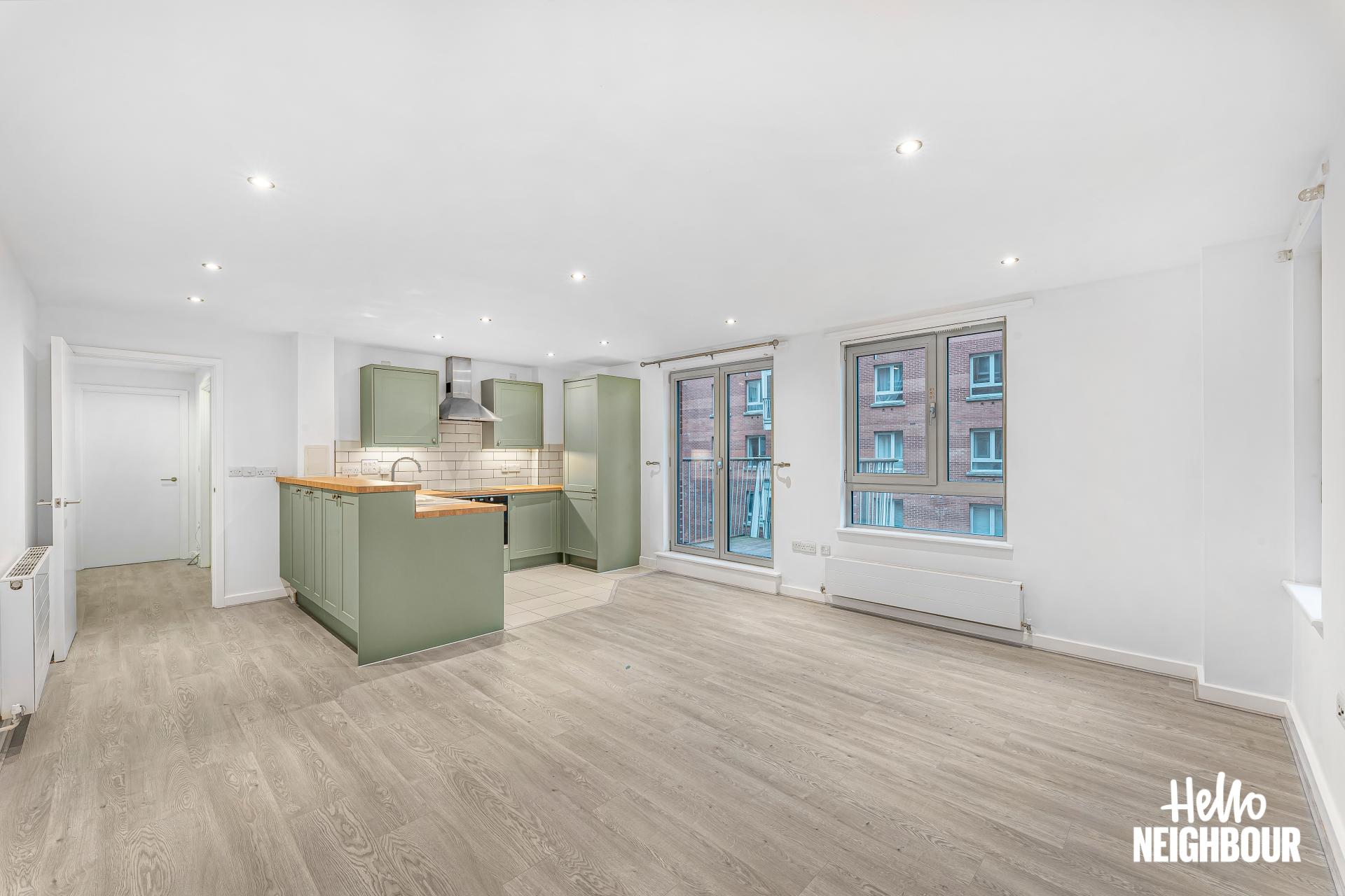Flat Eden Grove in Greater London