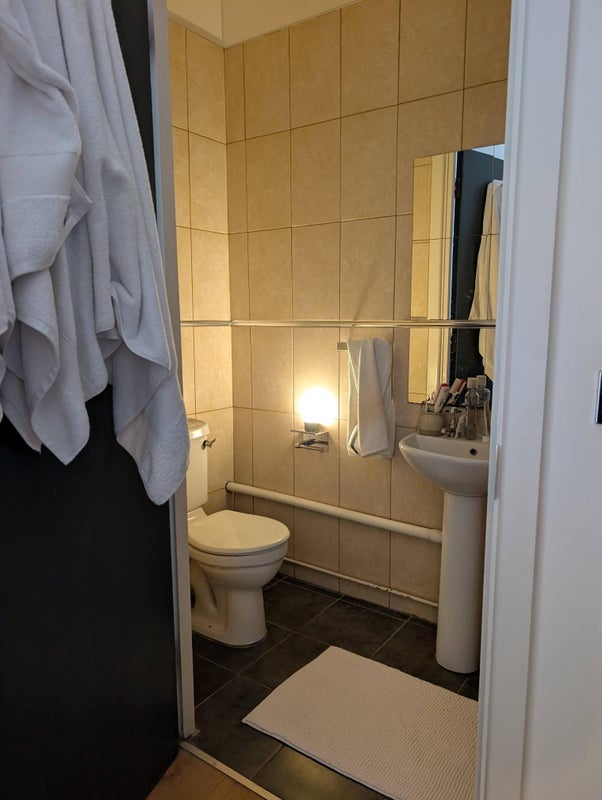 Room Hornsey Street in Greater London