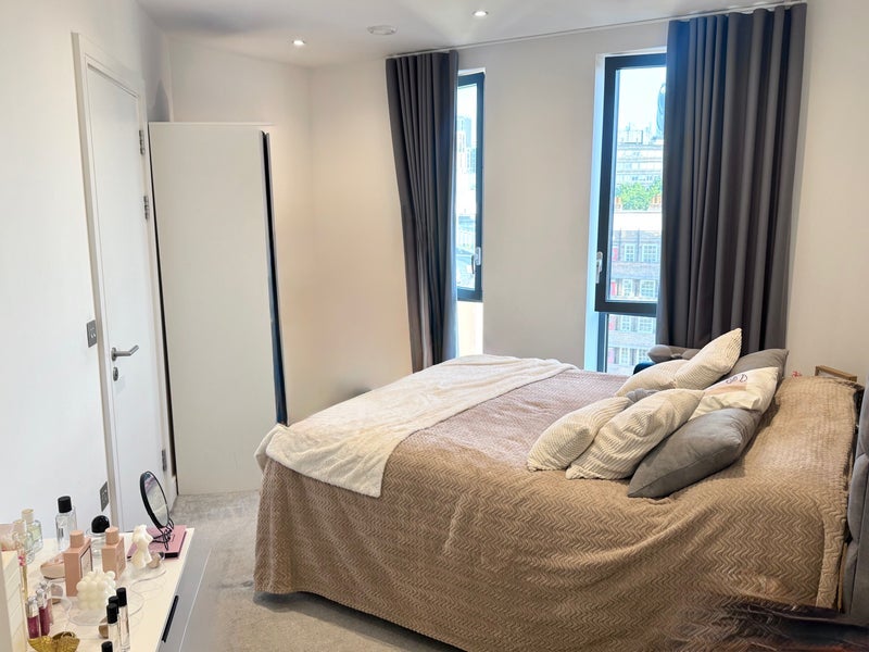 Room Webber Street in Greater London