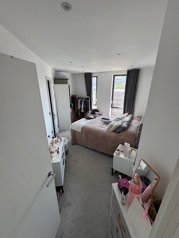 Room Webber Street in Greater London