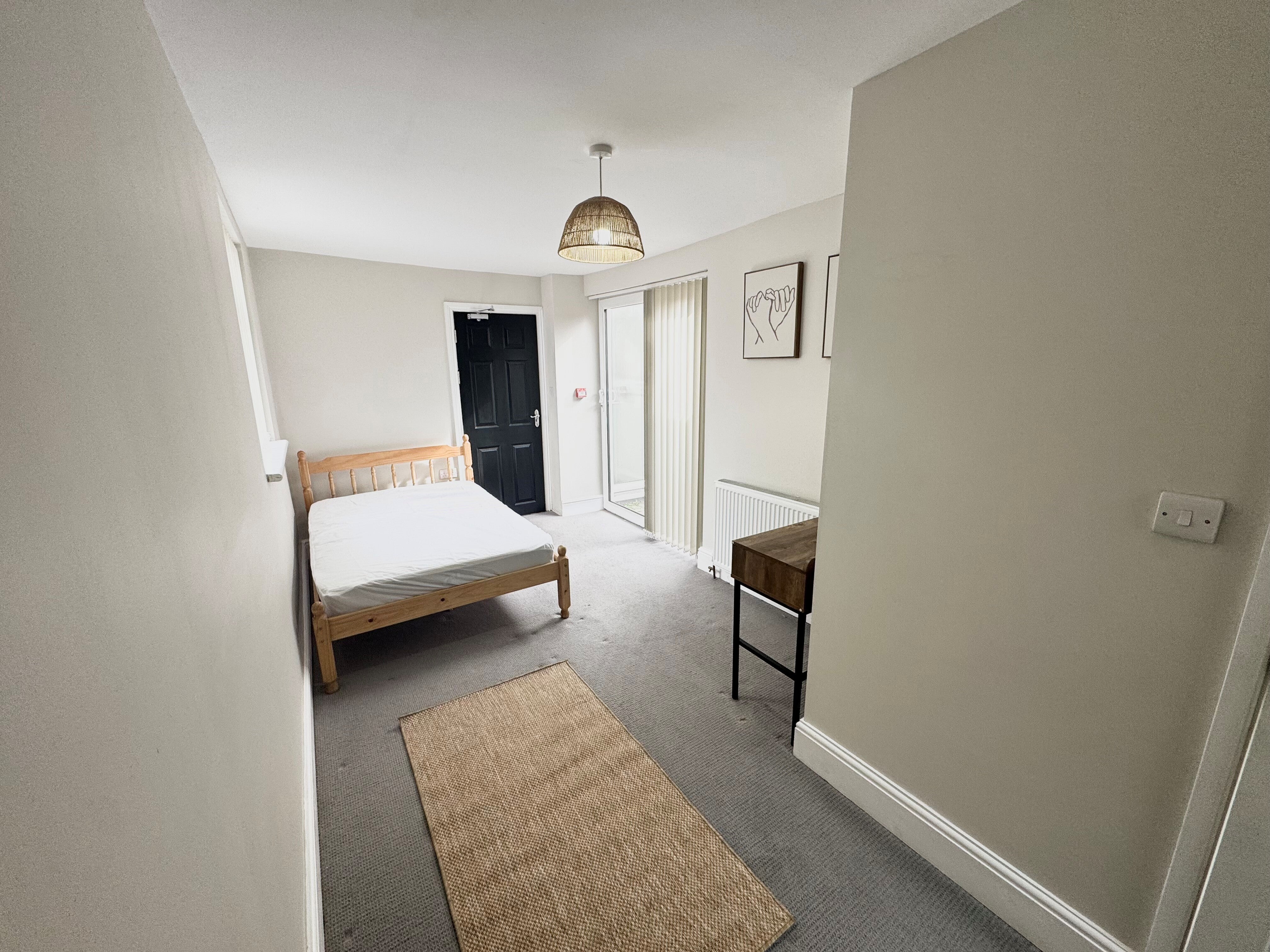 Room Claremont Road in Rugby