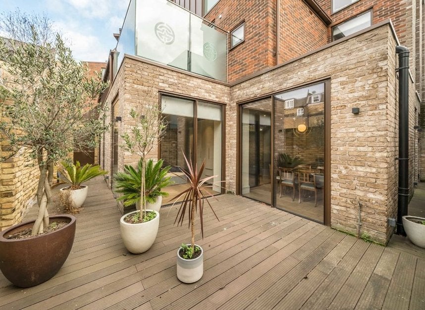Flat Edith Row in Greater London