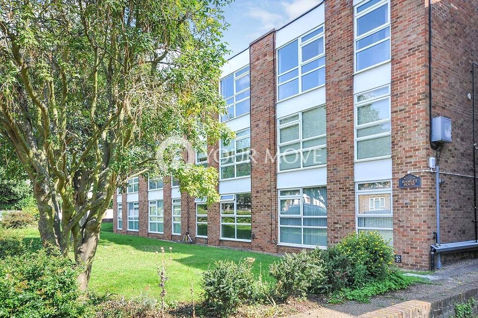 Flat Glenure Road in Greater London