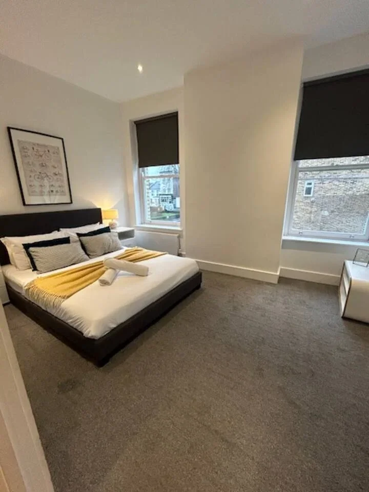 Flat Lurgan Avenue in Greater London