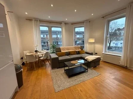 Flat Lurgan Avenue in Greater London