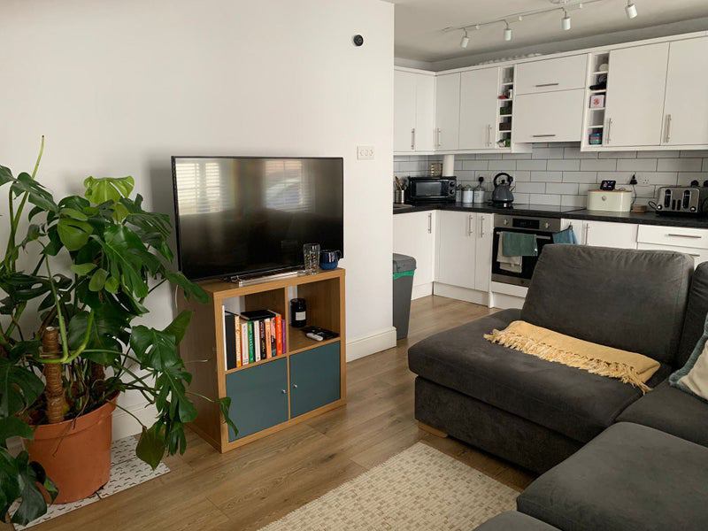 Flat Clarence Mews in Greater London