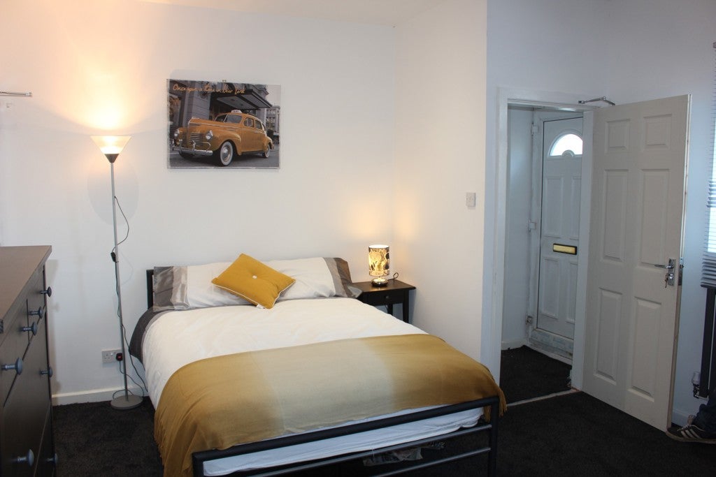 Room Geneva Road in Darlington
