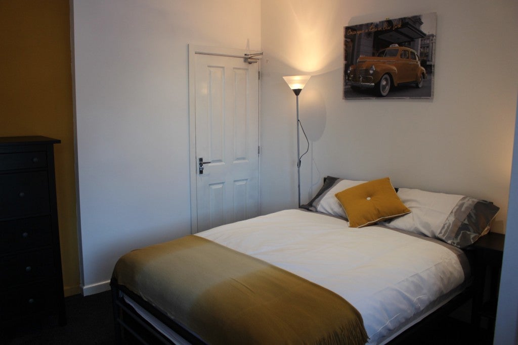 Room Geneva Road in Darlington