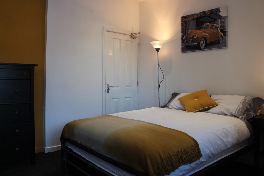 Room Geneva Road in Darlington