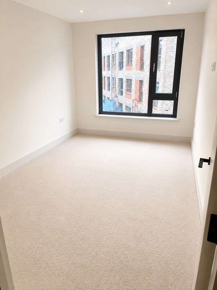 Flat Prince Edward Road in Greater London