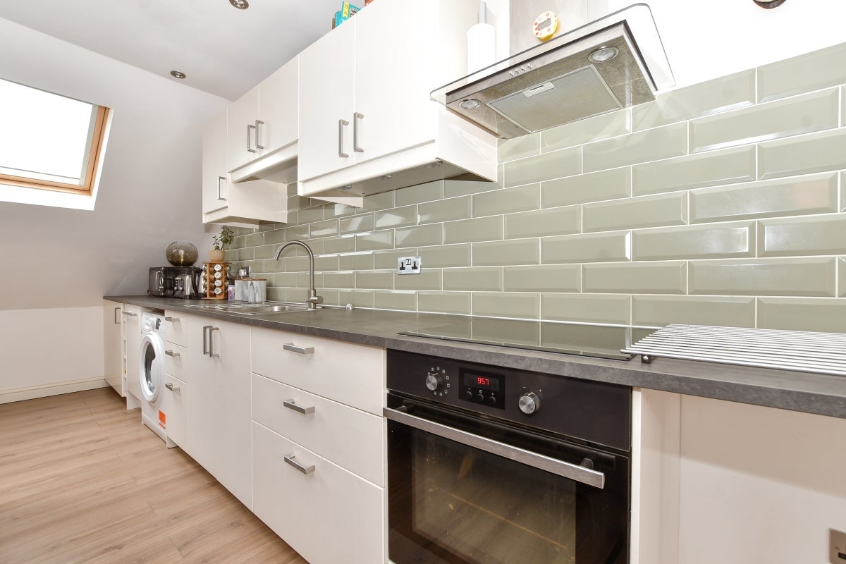 Flat Wheatcroft Court in Greater London